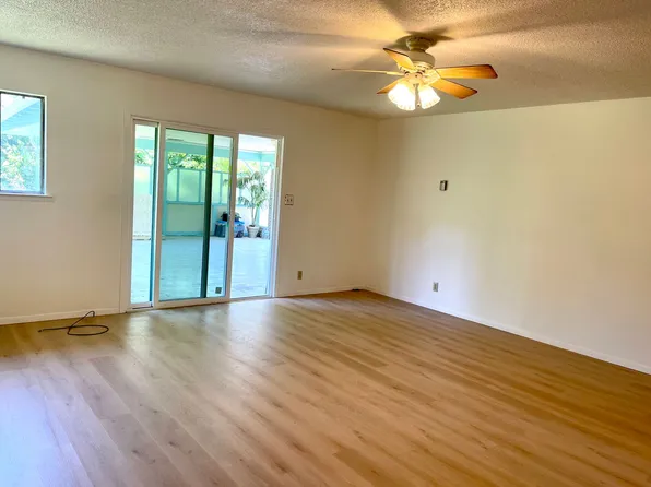 8358 Park Ave, Forestville, CA 95436