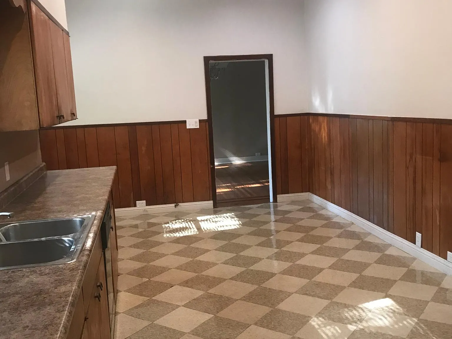 237 Columbia Street — Photo 3