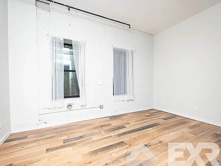 945 Bergen St #503 — Photo 2