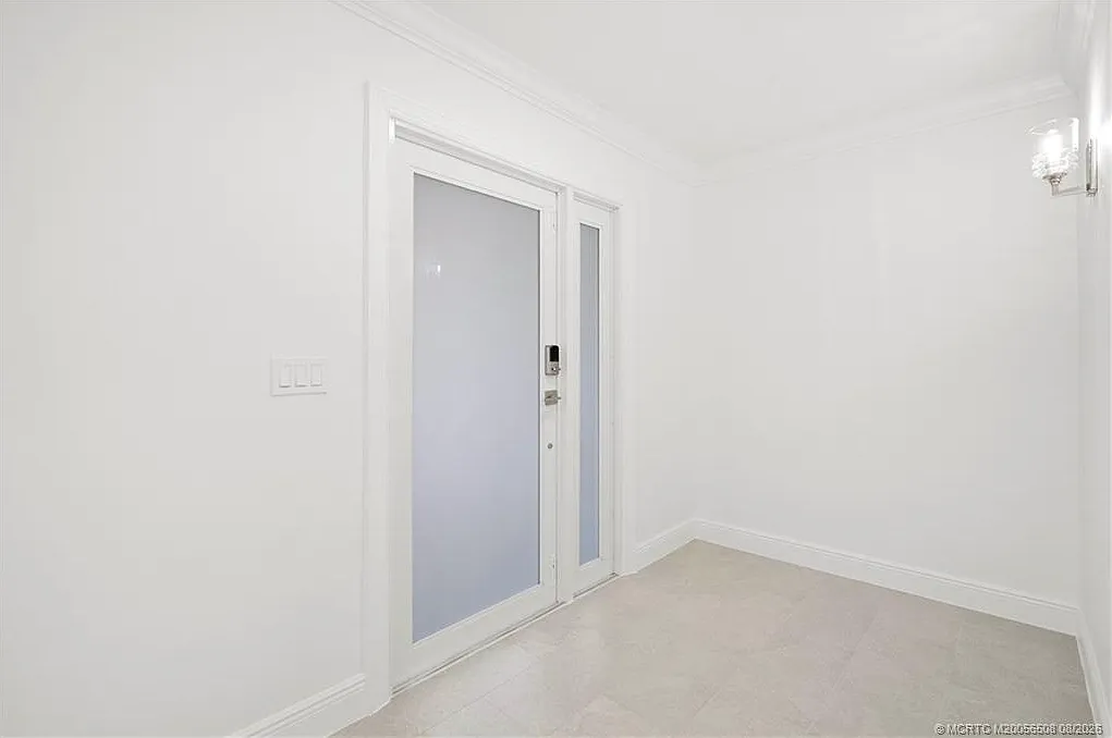 3 bed, 2.0 bath, 2214 sqft, $4,500 — Photo 3