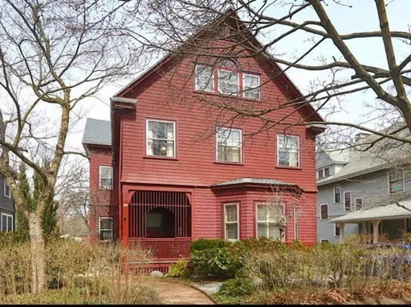 67 Francis St, Brookline, MA 02446