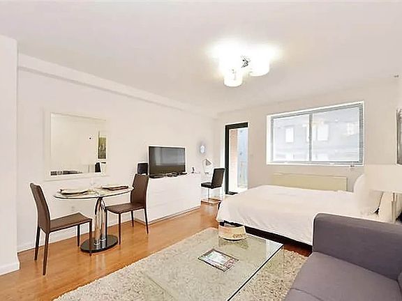 3rd image of 140 W 19th St APT 5D