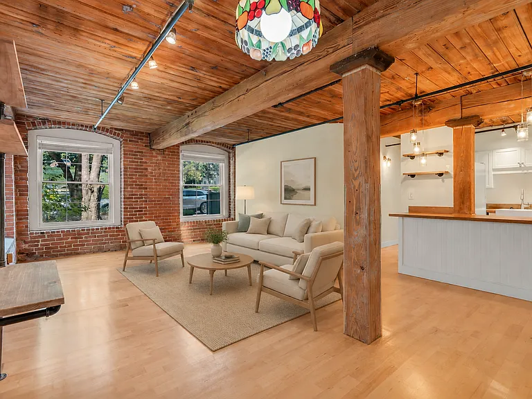 14 Sanford St #7 — Photo 9