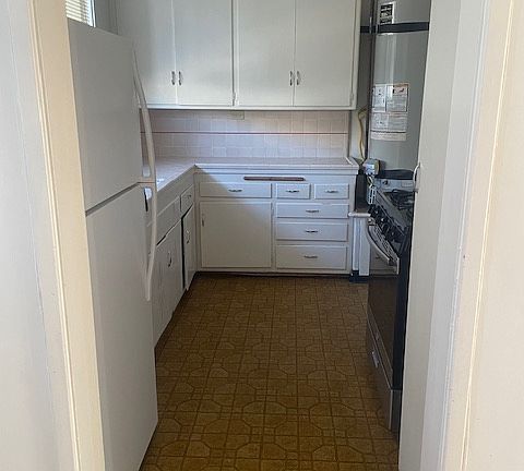 4th image of 1010 Poli St #9