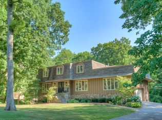 513 Barrington Rd, Signal Mountain, TN 37377