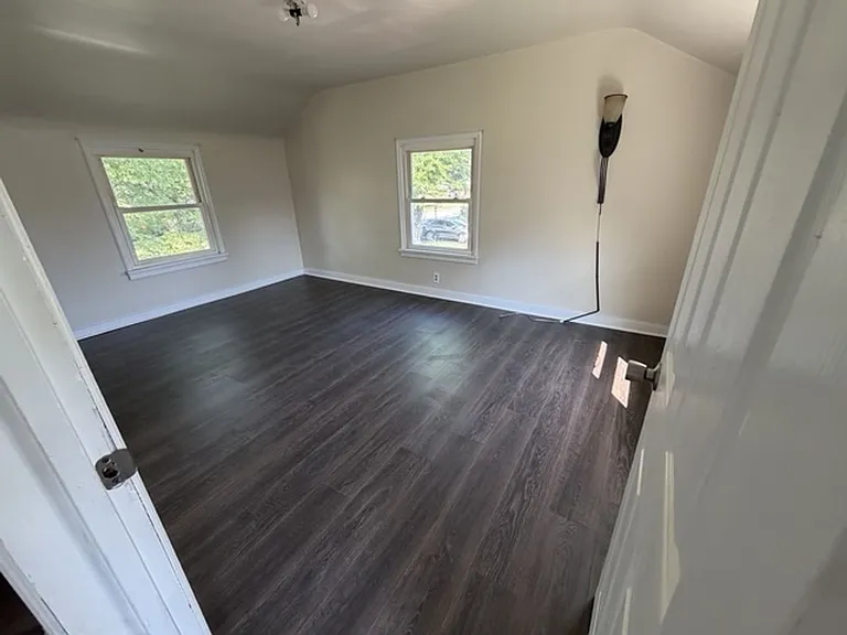 2328 N Gale Ave — Photo 5