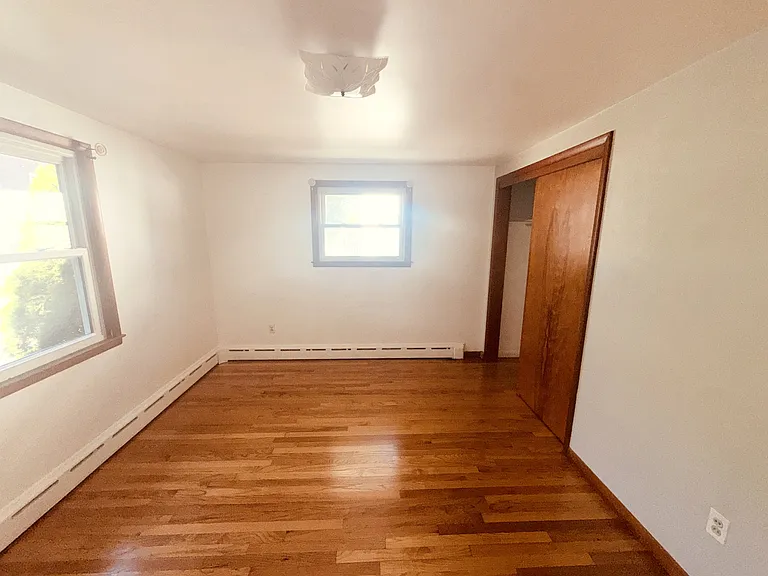 25 1/2 Thurston Ave #B — Photo 6