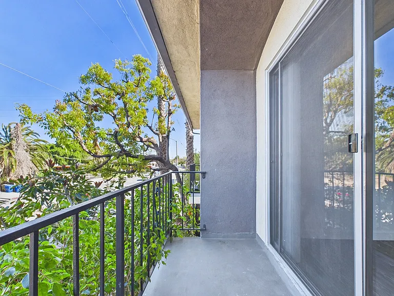 3749 McLaughlin Ave. — Photo 31