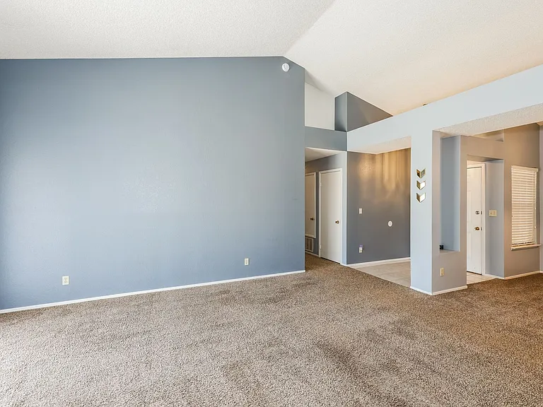1780 Yellowwood Dr — Photo 8