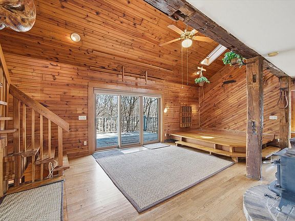 3rd image of 9561 Maple Tree ROAD