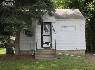 2237 Hoff St, Flint, MI 48506