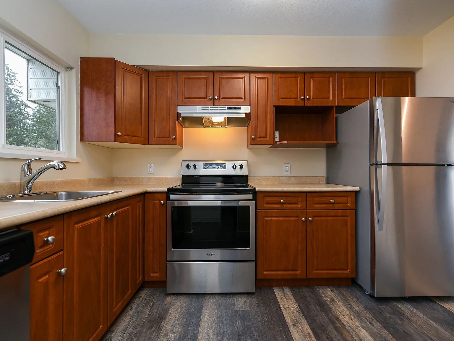 3 bed, 1060 sqft, $2,375 — Photo 3