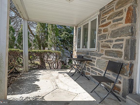 4th image of 1457 Manoa Rd