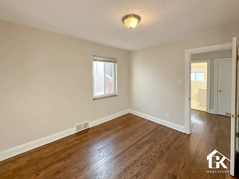 16182 Greenlawn St — Photo 36