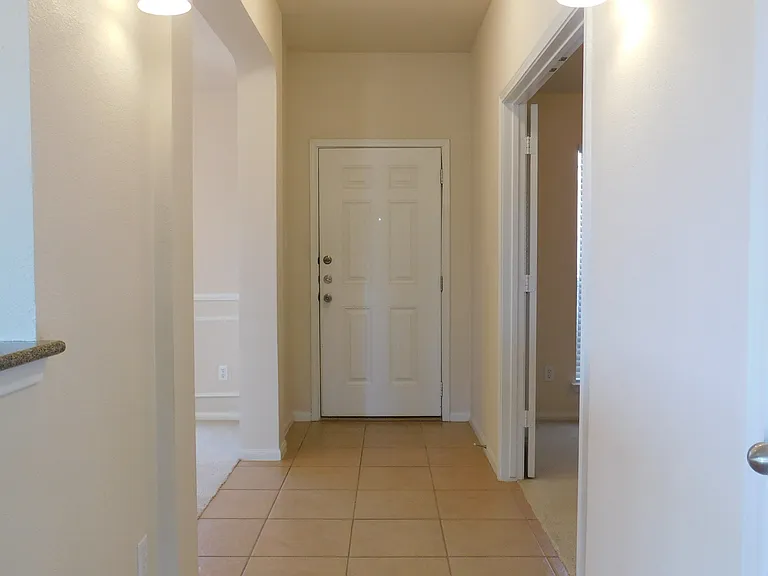523 Cattail Cir — Photo 3