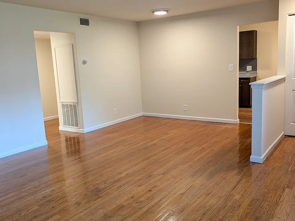 Silver Pines Apartments