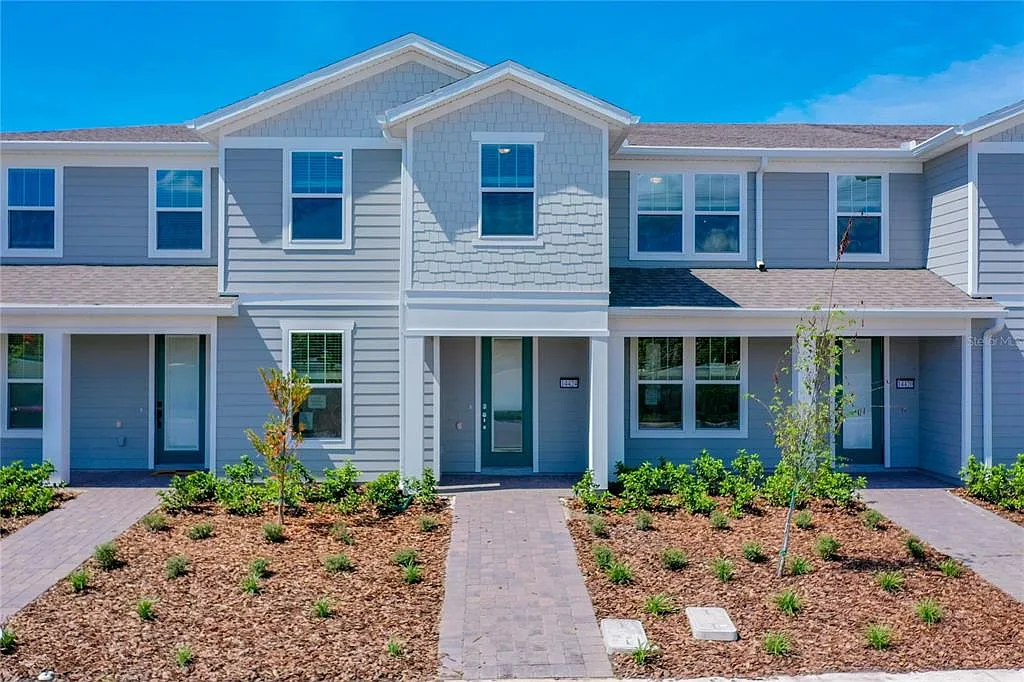 4 bed, 3.5 bath, 1675 sqft, $3,200 — Photo 1