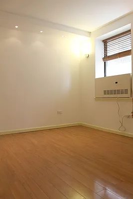 Rented by REAL New York | media 23