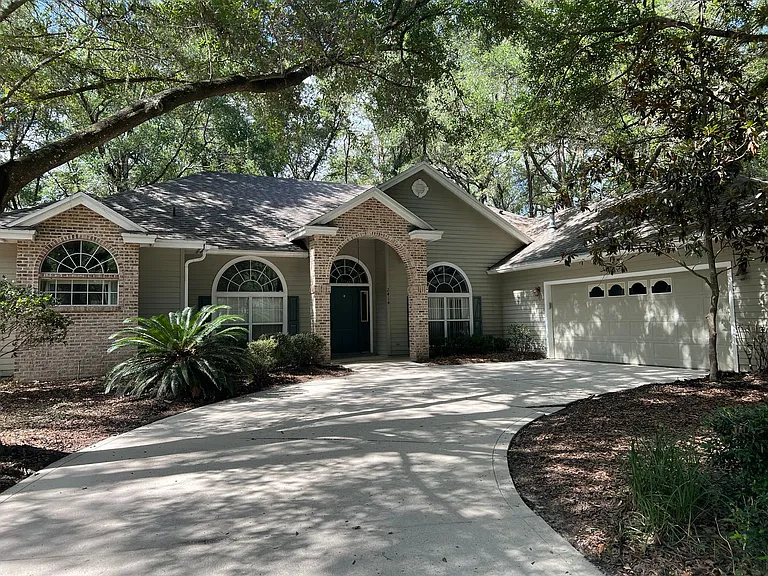 2414 SW 98th Dr — Photo 1