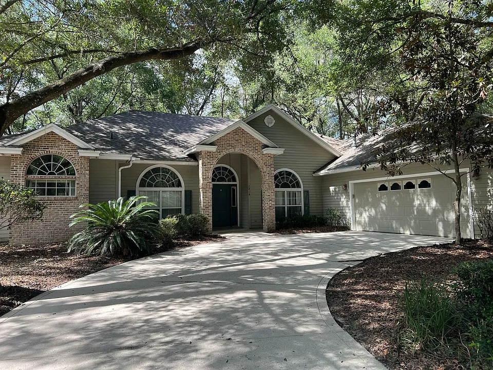 2414 SW 98th Dr
