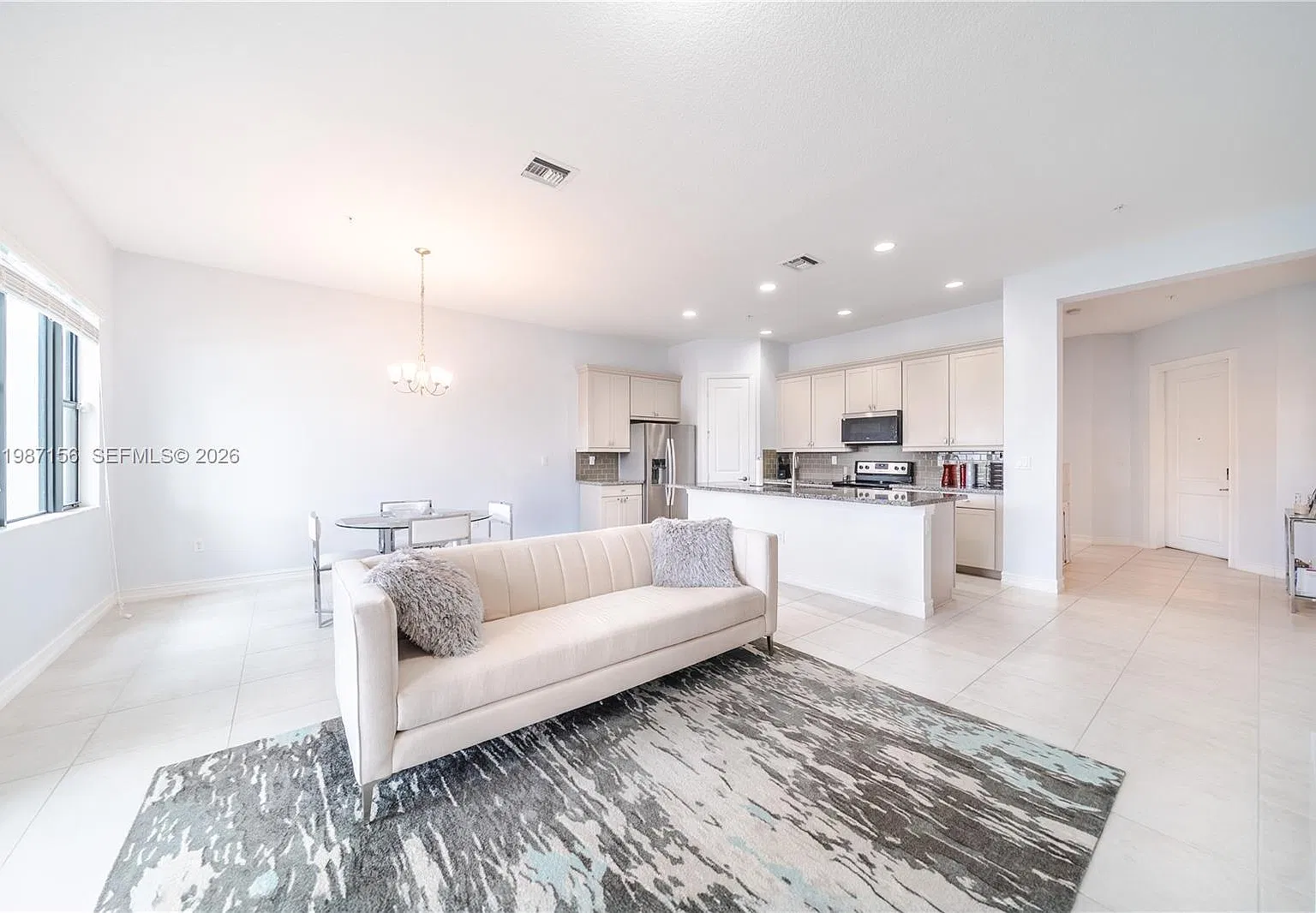 Pembroke Lakes South — Photo 4