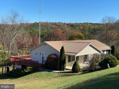19 Petunia Ln, Berkeley Springs, WV, 25411