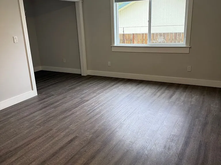 11908 SE Foster Rd — Photo 6