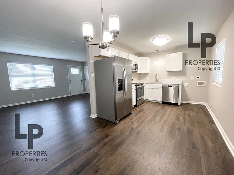 3479 Greenlawn Dr — Photo 7