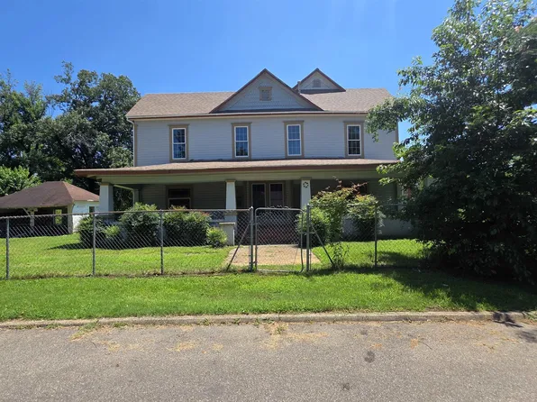 811 W Wallace Ave, De Queen, AR 71832