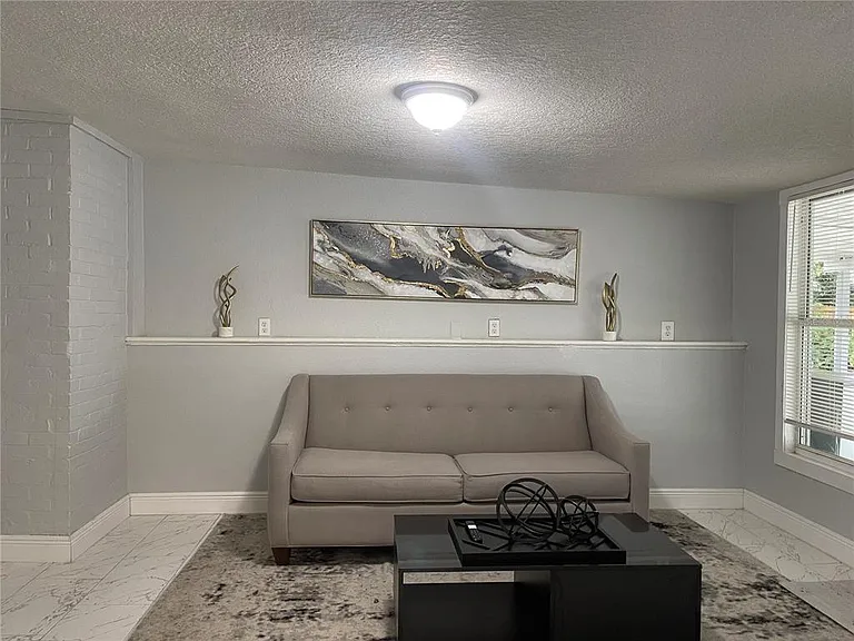 729 Seminole Ave — Photo 2