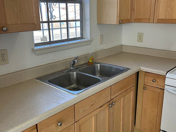 2nd image of 404 Marquette Ave NE APT B