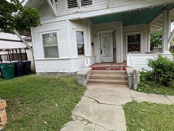 2nd image of 613 NW 32nd St