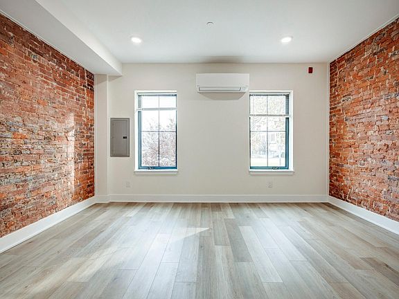4th image of 2337 N College Ave #B