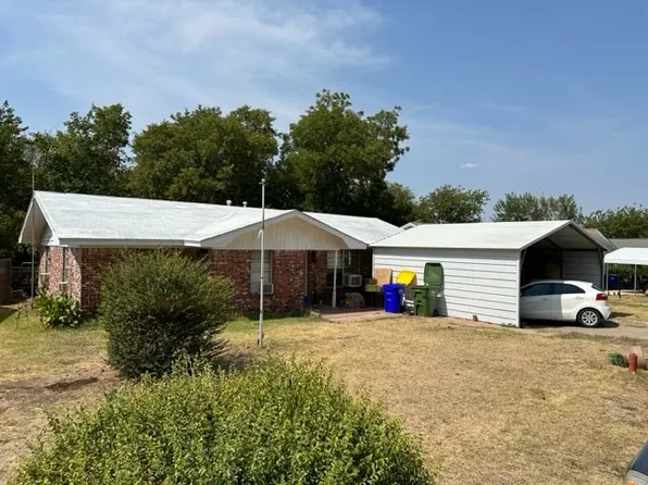 317 W Jones St, Krum, TX 76249