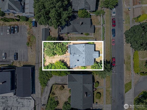 3rd image of 297 NE Washington Avenue