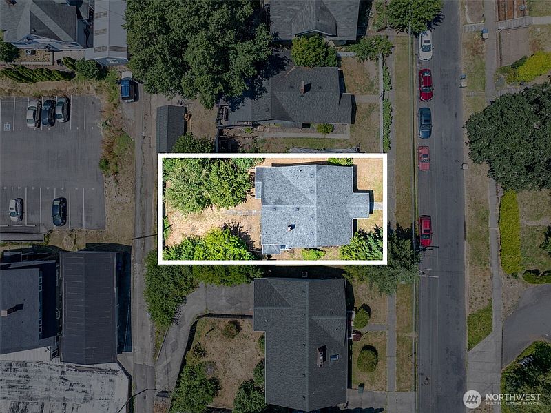 3rd image of 297 NE Washington Avenue