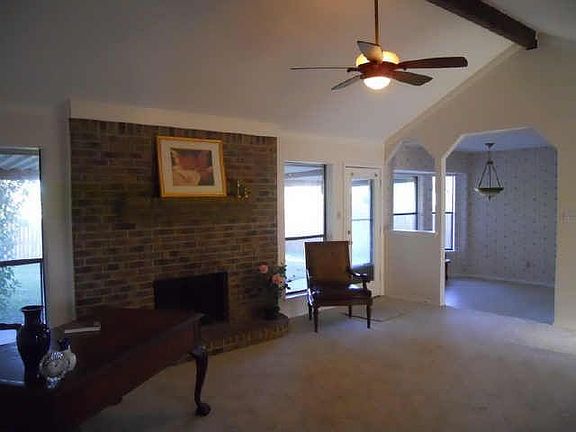 3rd image of 579 Bluebonnet Dr