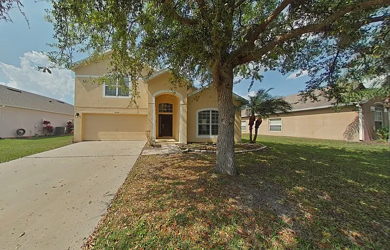 4 bed, 2.5 bath, 2840 sqft, $2,250 — Photo 2