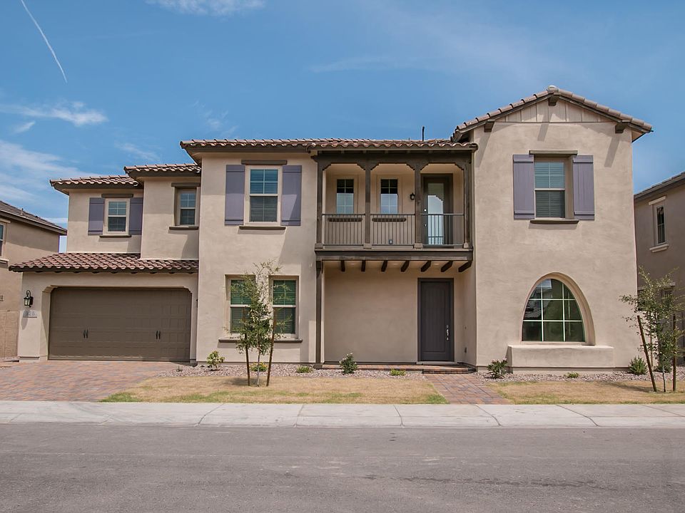 1st image of 926 W Yosemite Dr