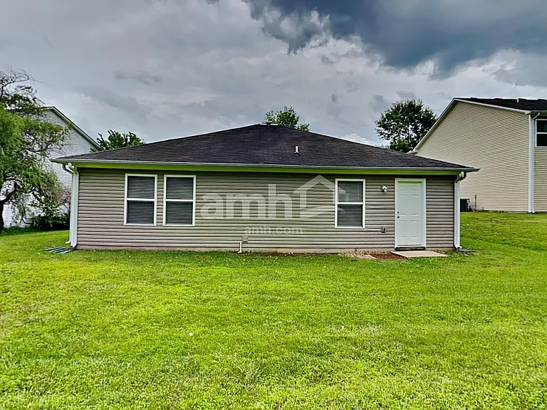 2727 Sutherland Dr — Photo 21