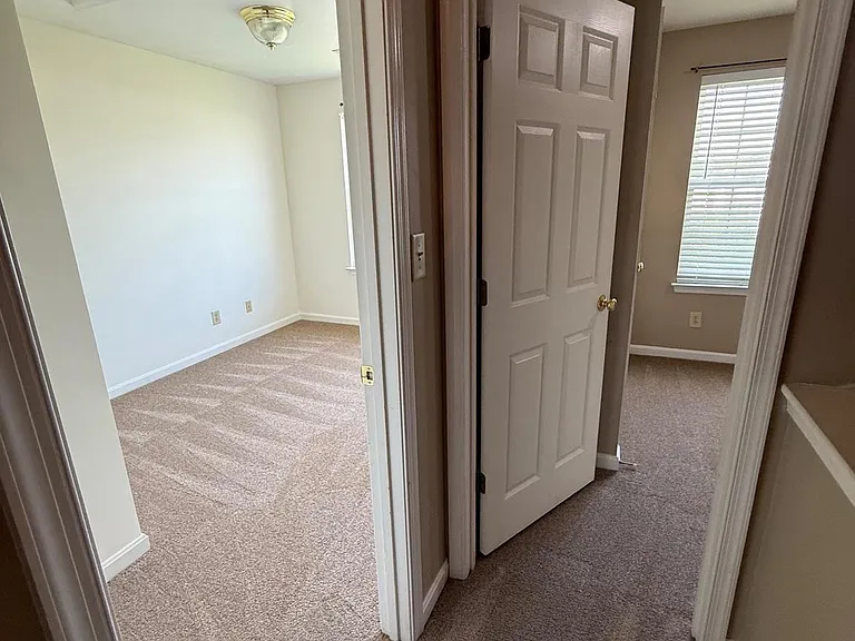 7028 Wytheville Cir — Photo 10