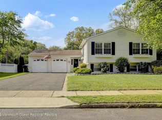 13 Colonial Ct, Howell, NJ 07731