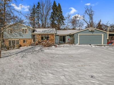 7037 Seven Mile Rd, South Lyon, MI, 48178