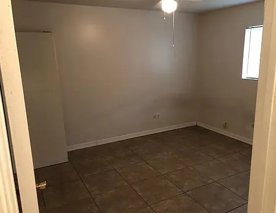 1516 Kent Ave — Photo 6