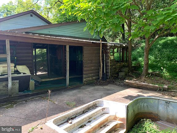 4th image of 20 Whippoorwill Ln