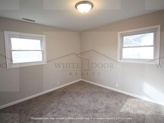 3rd image of 925 Southlea Dr
