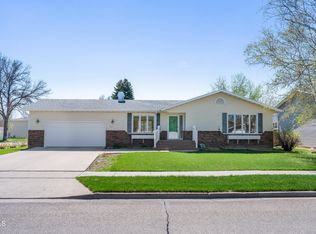 401 W Reno Ave, Bismarck, ND 58504