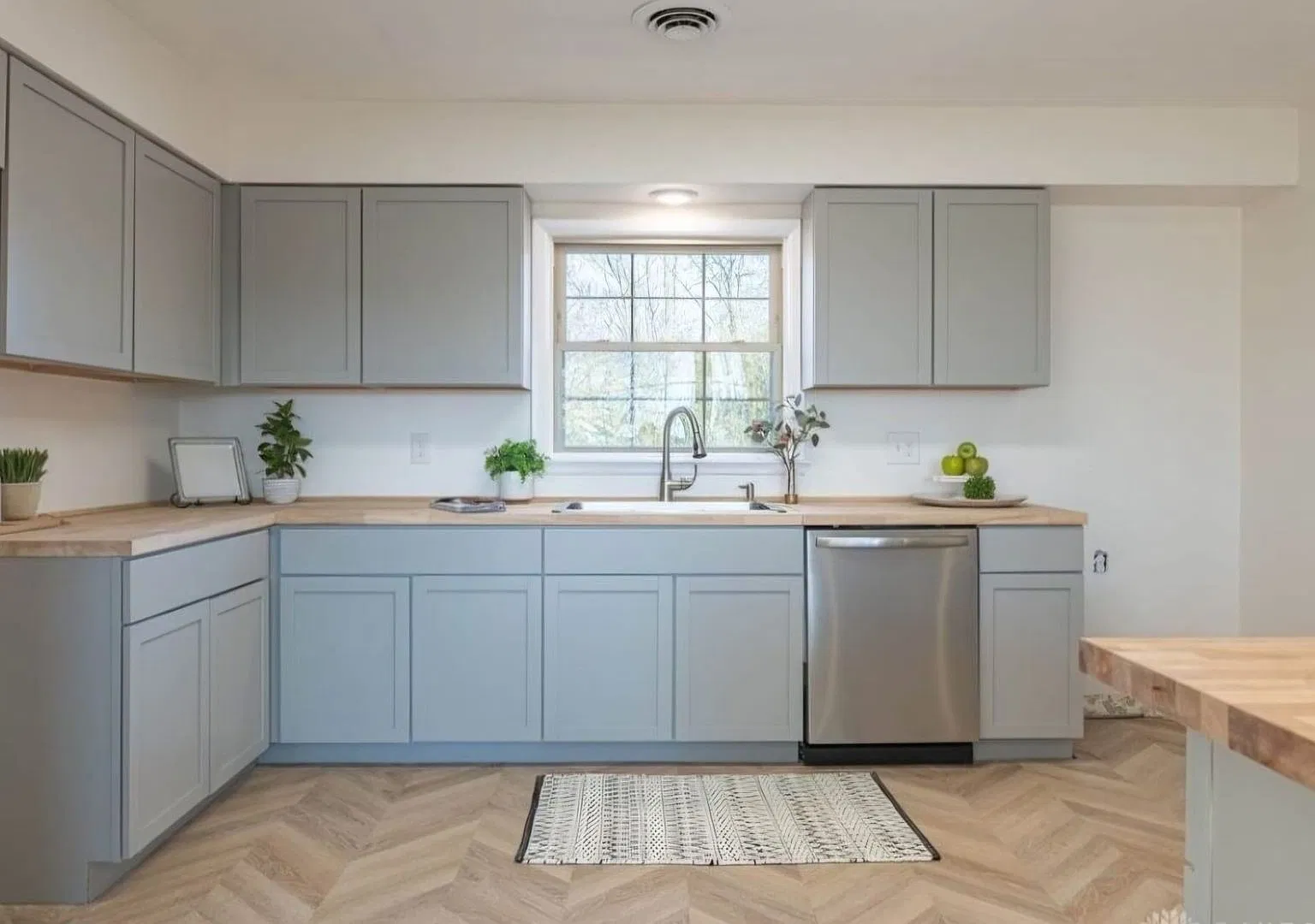 4 Bedroom | 2 Bathroom Ranch Home for Rent | $1,500 per month — Photo 2