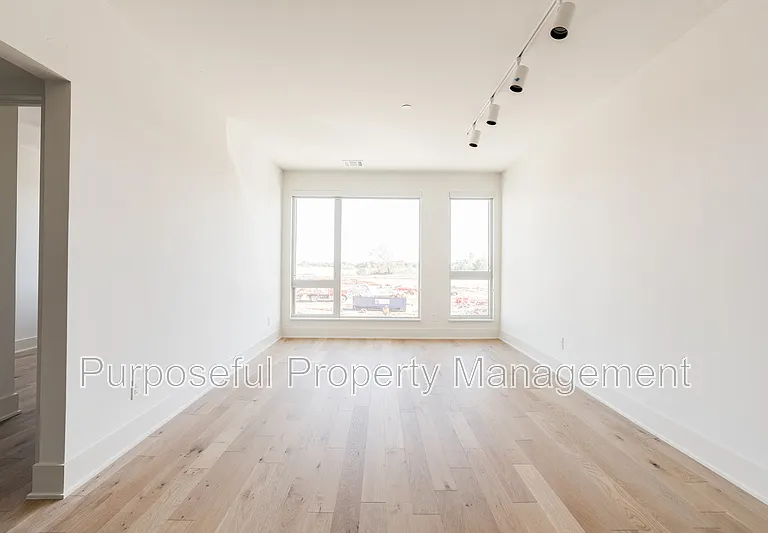 934 Hangar Dr #6 — Photo 19