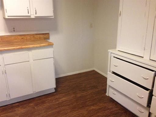 2nd image of 701 Beardsley Ave